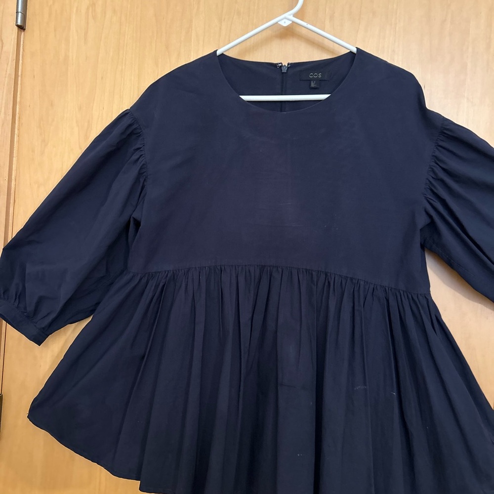 COS top , peplum, puff 3/4 sleeves, navy blue. Good used condition.
